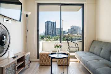 Sleek 2BR 2BA Apartment Nunoa | Modern Space for 5