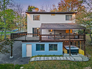 Waterfront Hot Tub Escape | Fire Pit, Dogs Welcome