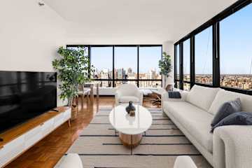 Photo #4 of Skyline IV | 38th-floor 3BR w/Doorman, Gym, and Pool