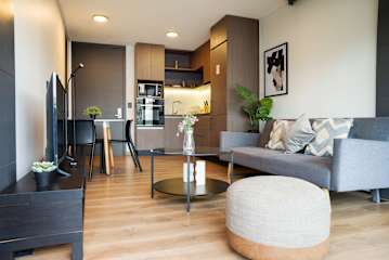 Chic Las Condes Apt: 2BR, 2BA, Pool & Gym