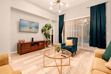 Luxe 8-Guest Villa Davenport | Stunning Design