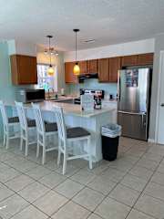 2 BR 2 BA Cottage Near Beach