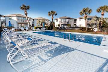 Crystal Village 15A/ Short walk to the beach🐬