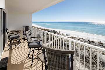 The Palms 403! Direct Beach views