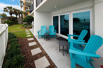 Sea Oats 103 Gulf Front condo