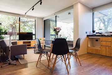 Retreat in Providencia | Steps to Attractions