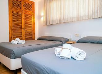 Amplio Apartamento Familiar en la Zona Baja de Sierra Nevada – Ideal para 8 Personas - image 3