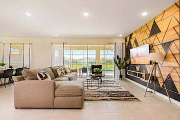 Kissimmee Retreat: 9BR House, Sleeps 22