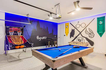 Kissimmee Retreat: 9BR House, Sleeps 22