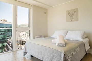 Bright 2BR Retreat with Stunning Panoramic Views