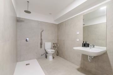 Bom Sucesso Executive Suite 8 by HostWise photo 5