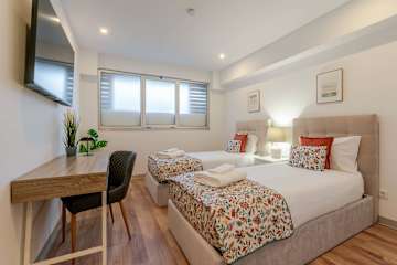 Bom Sucesso Executive Suite 9 by HostWise
