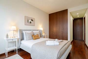 Modern & Spacious Flat with Garage by HostWise photo 2