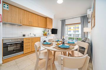 Bright Flat with Pool & Balcony by HostWise photo 5