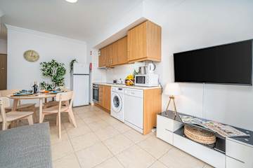 Bright Flat with Pool & Balcony by HostWise photo 4