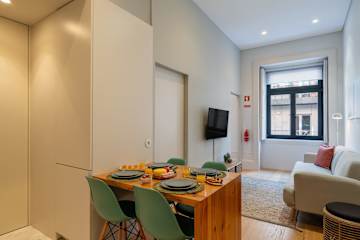 Modern Stuning Flat w/ Prime Location by HostWise photo 3