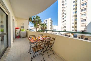 Balcony Beach Apartment in Portimao by HostWise photo 2