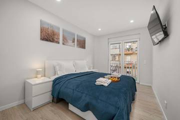 Light-Filled Retreat with Balcony in Portimao by HostWise photo 4