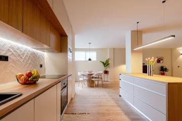 Modern Studio, Open Plan Elegance by HostWise photo 5