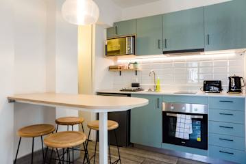 Style and Comfort in Providencia Ideal for 2