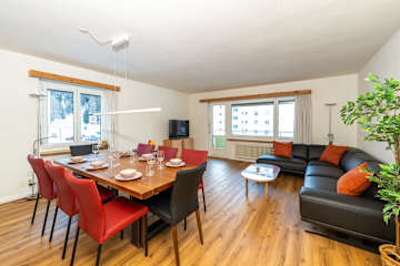 Lake-Side Stay, Newly Renovated,  Free Parking