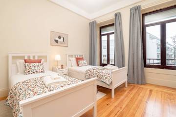 2 Modern & Cozy Flat with Workspace by HostWise photo 3