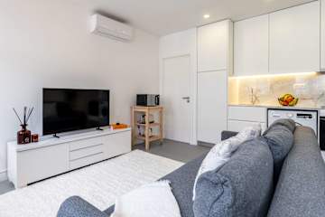 Bright & Spacious Flat with Terrace by HostWise photo 4