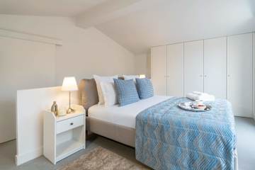 Bright & Spacious Flat with Terrace by HostWise photo 2