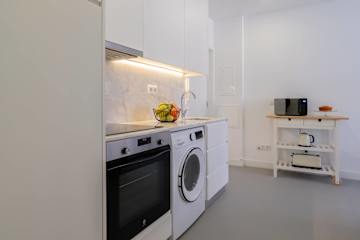 Bonfim Patio & Balcony Apartments by HostWise photo 3