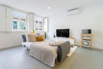 Bonfim Patio & Terrace Flats by HostWise photo 4