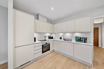Stylish 1 Bed Apartment photo 8