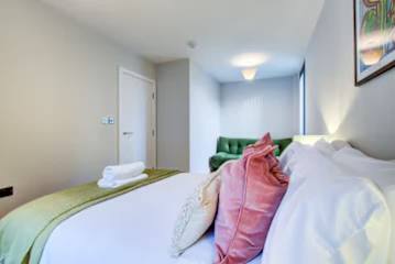 The Montague photo 6