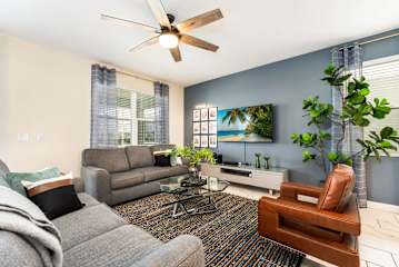 Spacious Davenport Villa, Sleeps 21, Pool & Fun