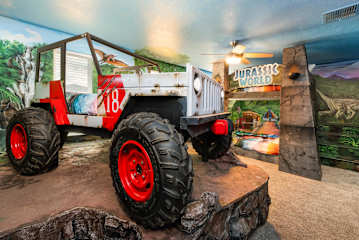 Spacious Davenport Villa, Sleeps 21, Pool & Fun