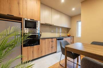 Elegant Modern Flat with Balcony by HostWise photo 4