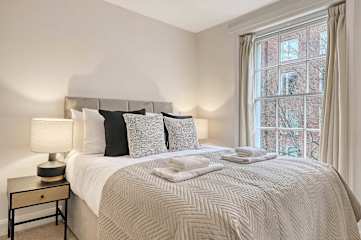 The Aspen at Redwood Court photo 4