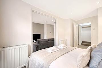 The Oak at Redwood Court photo 7