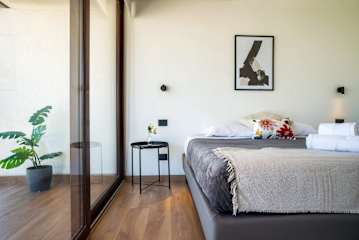 Chic 2BR Apt in Las Condes w/ Pool & Views