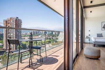 Chic Las Condes Apt: 2BR, 2BA, Sleeps 5