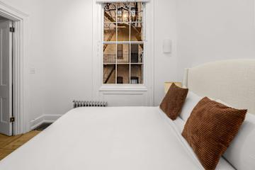 Photo #13 of Washington V | Charming Gold Coast 1BR Loft