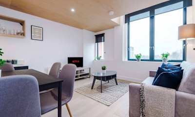 Modern 2BR Apartment with Wifi in Manchester