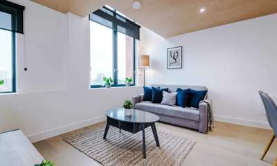 Modern 2BR Apartment with Wifi in Manchester