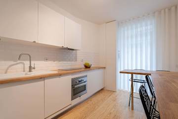 Modern & Stylish Apartment by HostWise photo 3