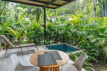 Bungalow Sombra, aire acondicionado y piscina pequeña cerca de Arrecife