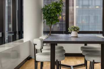 Photo #17 of Skyline VI | 12th-floor 3BR w/Doorman, Gym, and Pool