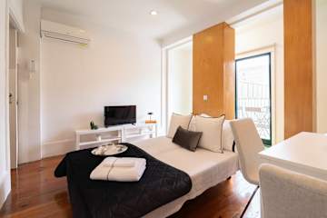 HostWise - Elegant Fresh Apartment W Balcony photo 4