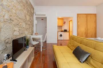 Lovely Rustic Studio | City Center by HostWise photo 5