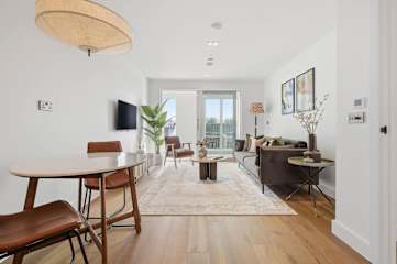 Limehouse Suites Sycamore photo 2