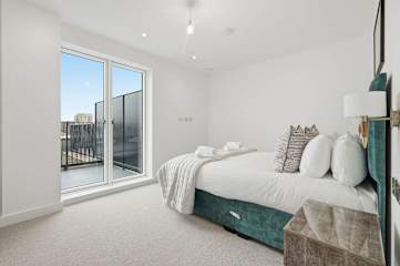 Limehouse Suites Cypress photo 8