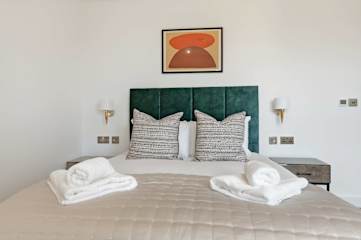 Limehouse Suites Cypress photo 5